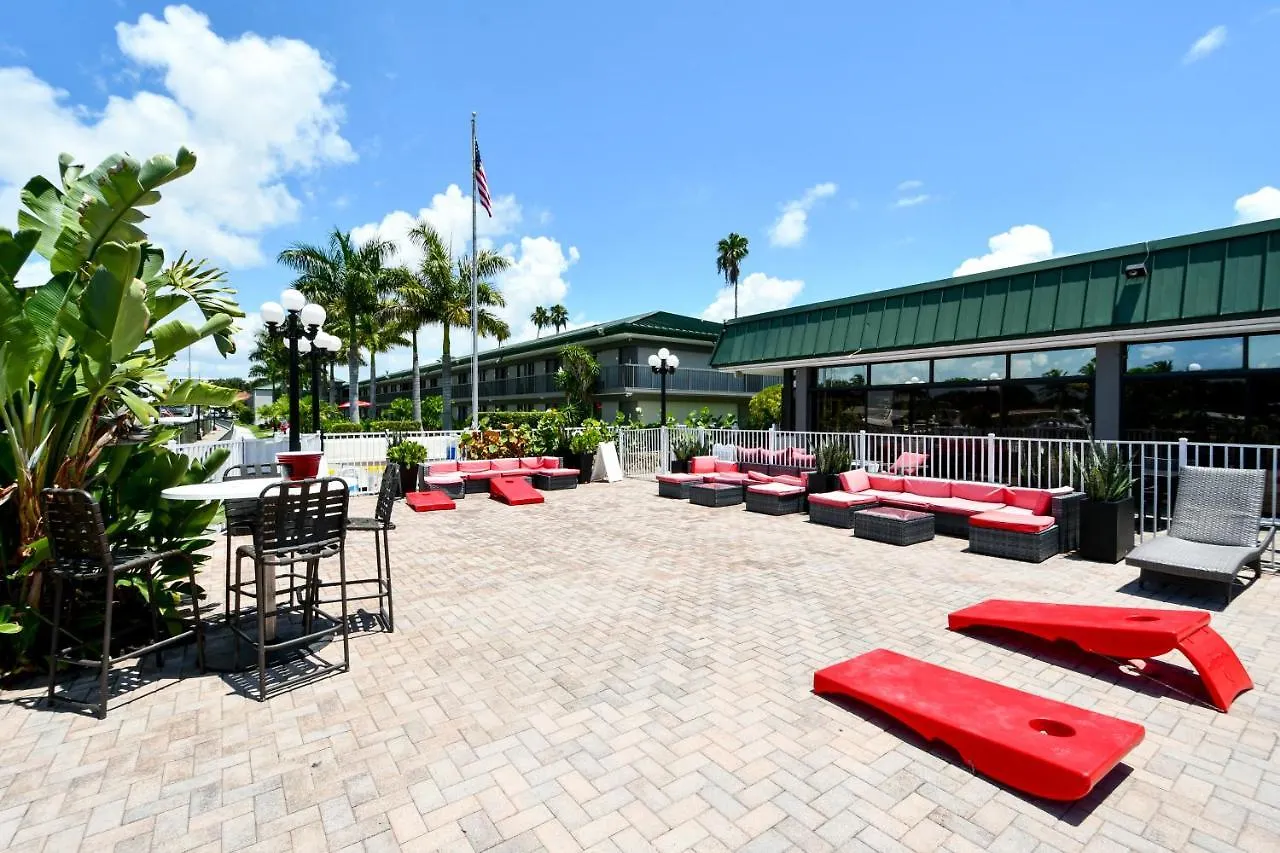 Sarasota Cay Club #614 Bunk Bed, Heated Pool, Tiki Bar, More! Aparthotel